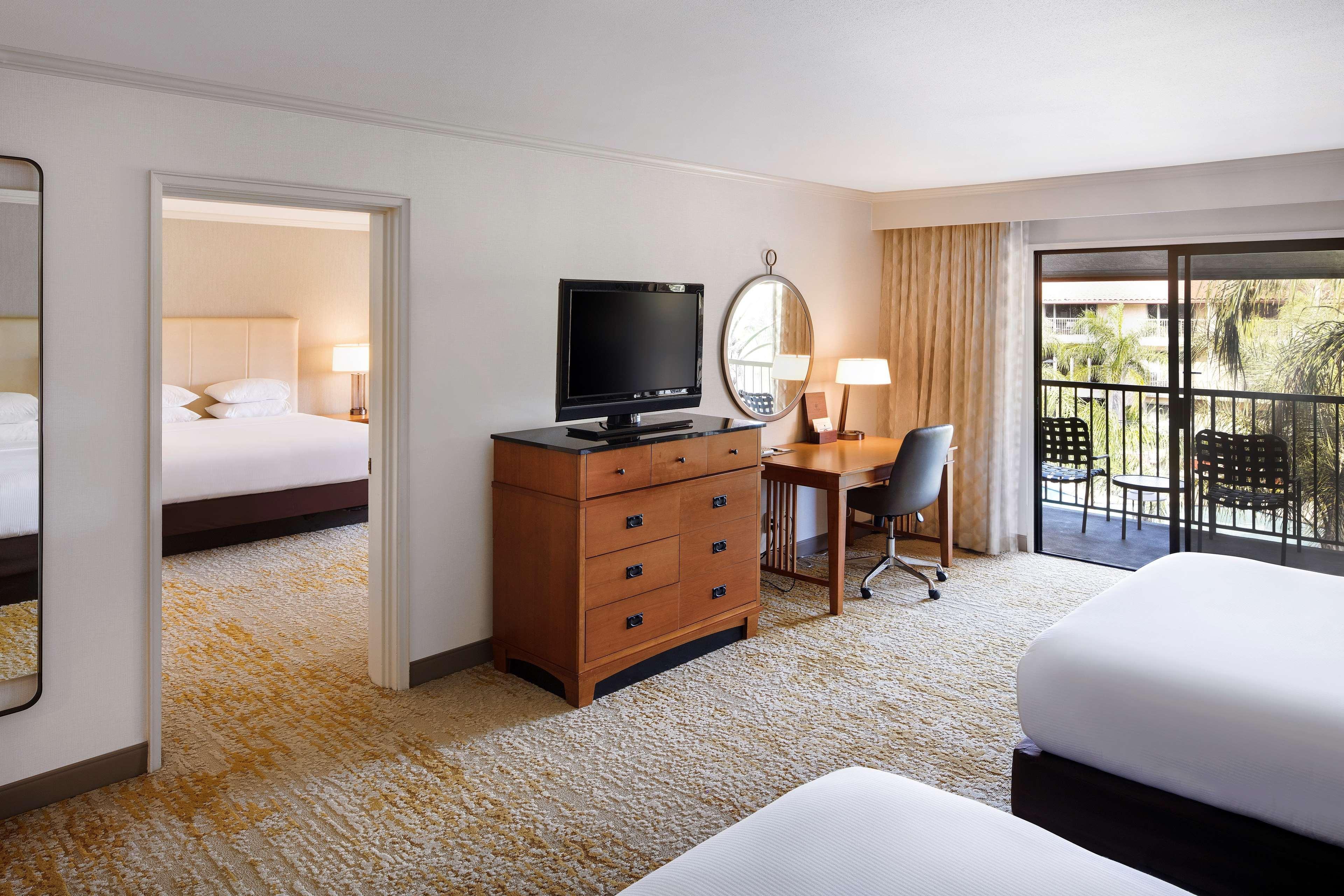 Hotel Doubletree By Hilton Ontario Airport Exterior foto