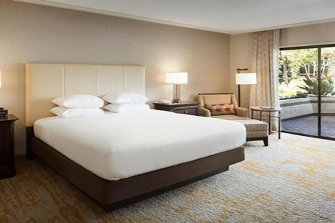 Hotel Doubletree By Hilton Ontario Airport Exterior foto